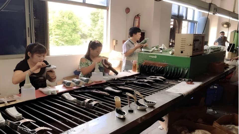 Jerryshoes shoe production line - skilled workers assembling premium footwear